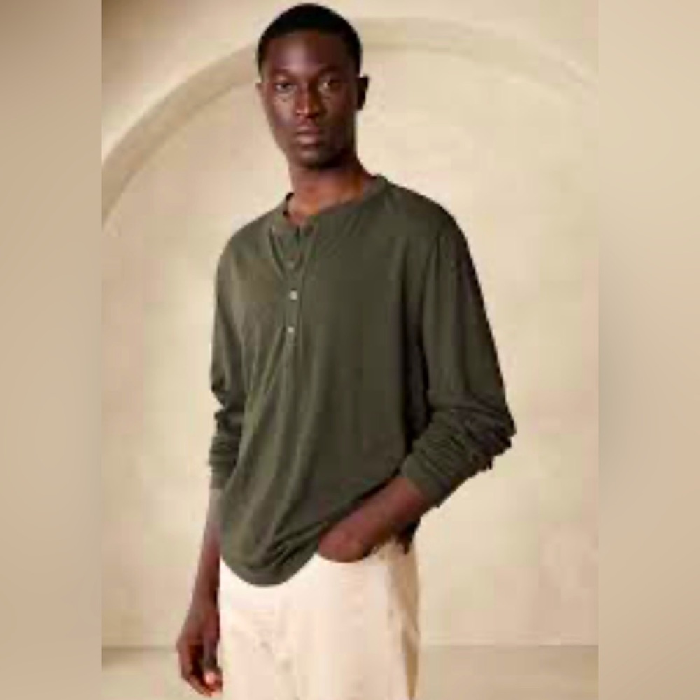 Banana Republic Soft Wash Long Sleeve Henley